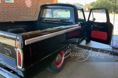 1965 FORD F-100 PICKUP - 2