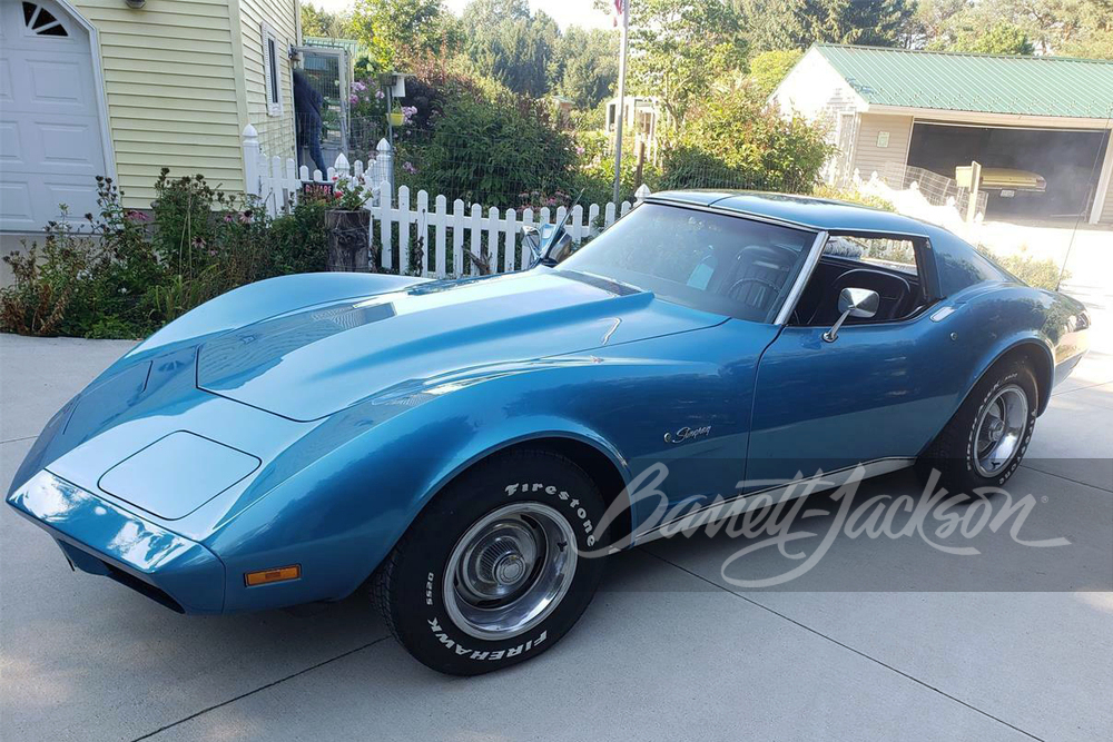 1974 CHEVROLET CORVETTE T-TOP COUPE