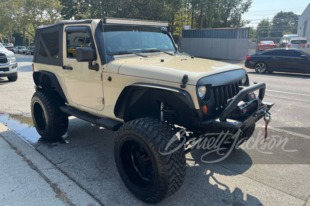 2011 JEEP WRANGLER CUSTOM SUV