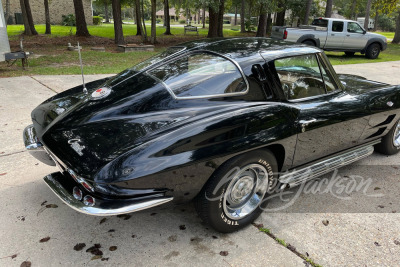 1963 CHEVROLET CORVETTE 327/340 SPLIT-WINDOW COUPE - 16