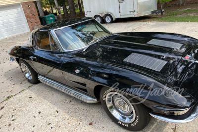 1963 CHEVROLET CORVETTE 327/340 SPLIT-WINDOW COUPE - 17