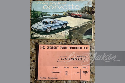 1963 CHEVROLET CORVETTE 327/340 SPLIT-WINDOW COUPE - 20