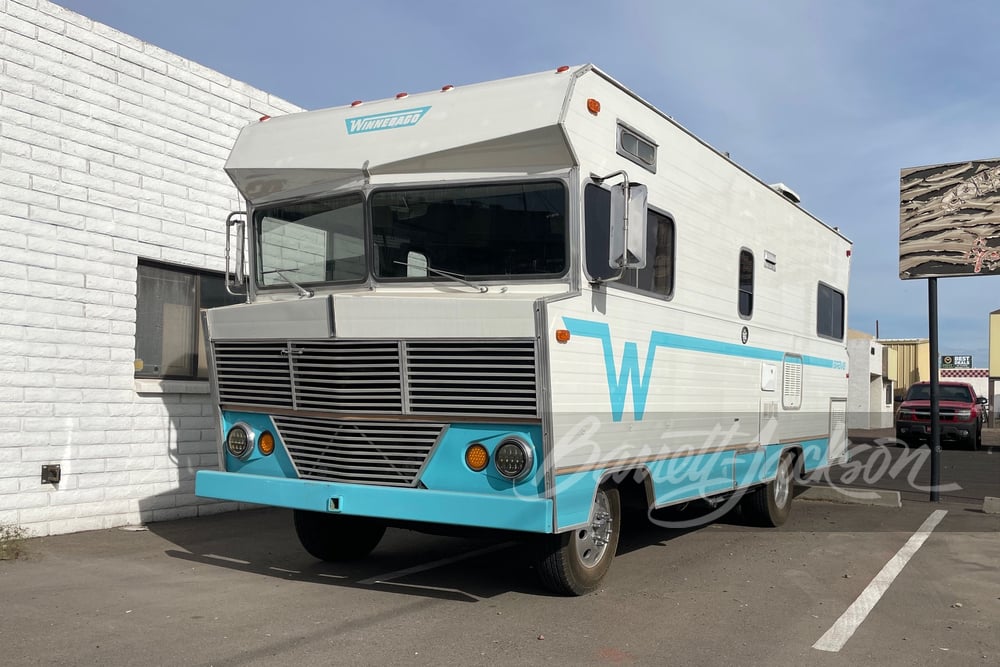 1972 WINNEBAGO BRAVE 21B MOTORHOME