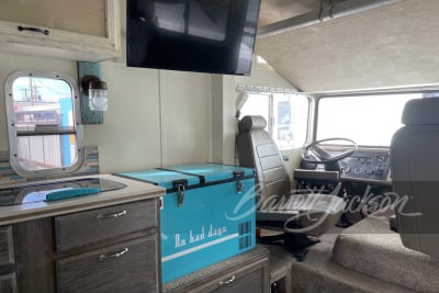 1972 WINNEBAGO BRAVE 21B MOTORHOME - 5