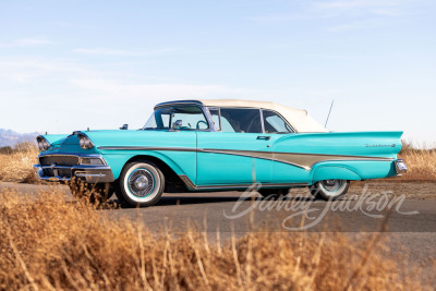 1958 FORD FAIRLANE 500 SUNLINER CONVERTIBLE - 18