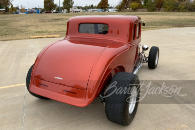 1933 PLYMOUTH DELUXE CUSTOM COUPE - 2