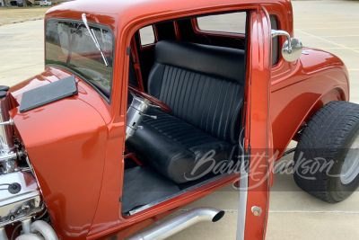 1933 PLYMOUTH DELUXE CUSTOM COUPE - 11