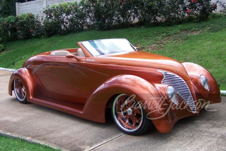 1939 FORD CUSTOM CONVERTIBLE