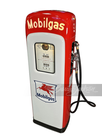 LATE 1940S MOBILGAS M&S 80 GAS PUMP