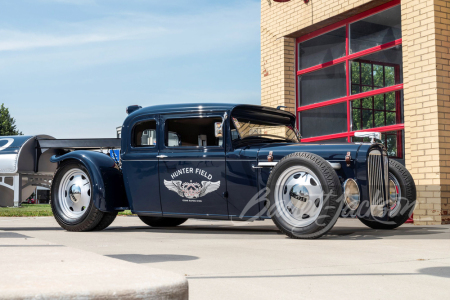 1932 WILLYS CUSTOM SEDAN "LOW STANDARD"