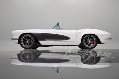 1961 CHEVROLET CORVETTE CUSTOM CONVERTIBLE - 22