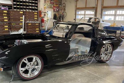 1963 CHEVROLET CORVETTE CUSTOM SPLIT-WINDOW COUPE - 7