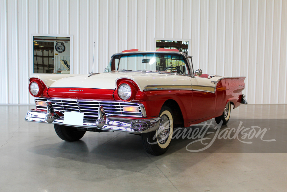 1957 FORD FAIRLANE 500 SKYLINER