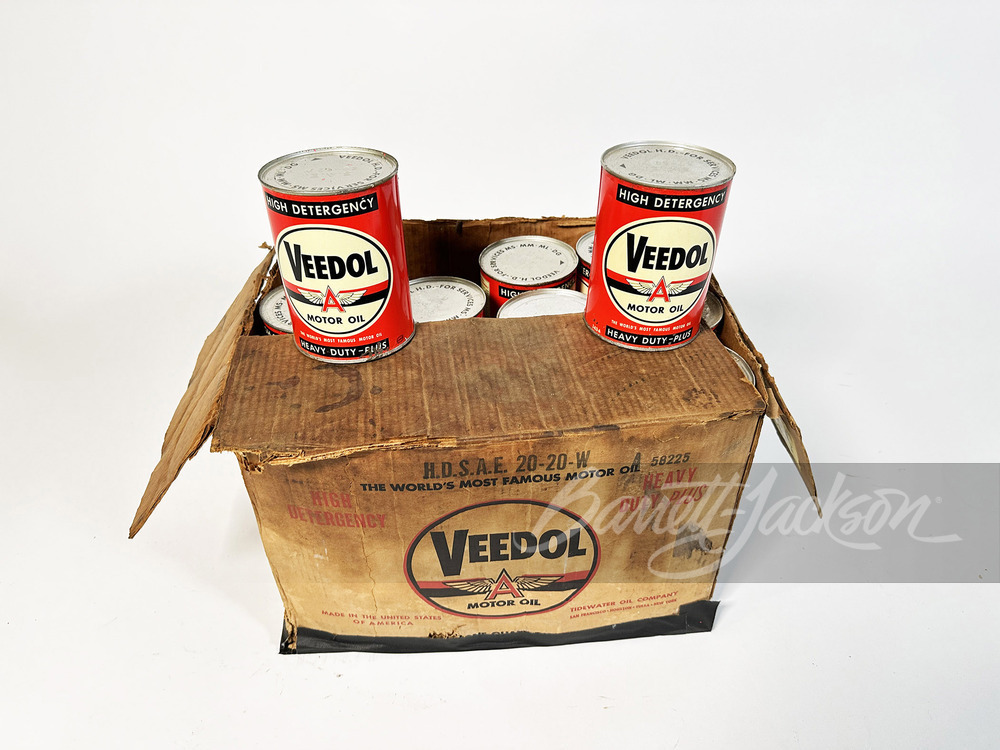 CASE OF 24 CIRCA 1940S VEEDOL MOTOR OIL METAL QUART CANS