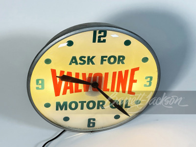 VINTAGE VALVOLINE MOTOR OIL LIGHT-UP CLOCK