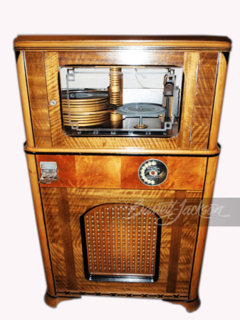 1935 WURTLIZER MODEL M-10 JUKEBOX