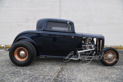 1932 FORD CUSTOM COUPE - 5