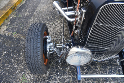 1932 FORD CUSTOM COUPE - 24