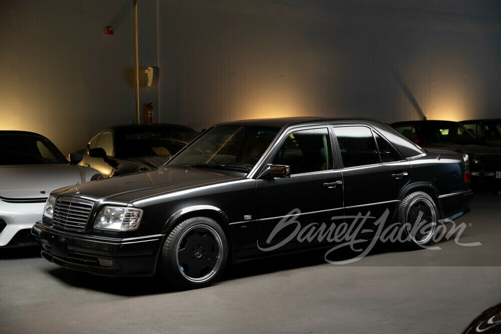 Lot 1553 1993 MERCEDES-BENZ 400E | Barrett-Jackson