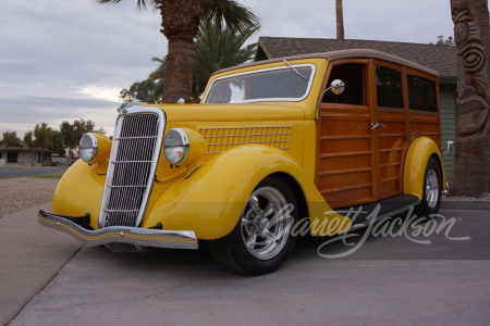 1935 FORD CUSTOM WOODY WAGON