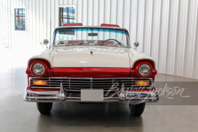 1957 FORD FAIRLANE 500 SKYLINER - 11