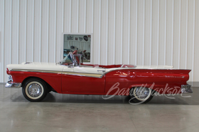 1957 FORD FAIRLANE 500 SKYLINER - 12