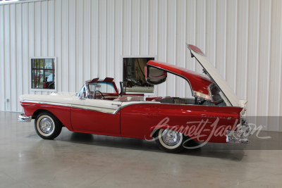 1957 FORD FAIRLANE 500 SKYLINER - 15