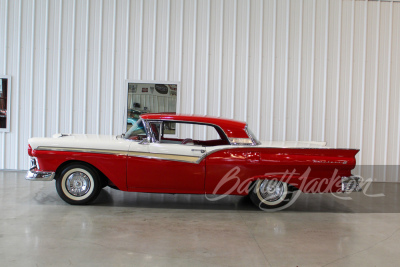 1957 FORD FAIRLANE 500 SKYLINER - 18