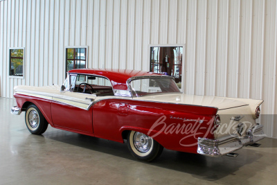 1957 FORD FAIRLANE 500 SKYLINER - 21