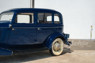 1934 FORD DELUXE SEDAN - 25