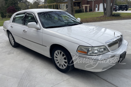 2006 LINCOLN TOWN CAR SIGNATURE SERIES