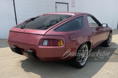 1982 PORSCHE 928 - 2