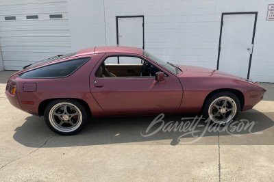 1982 PORSCHE 928 - 6