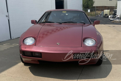 1982 PORSCHE 928 - 8