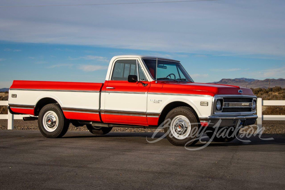 Lot 1319 1979 CHEVROLET K5 BLAZER CUSTOM PICKUP LOLITA