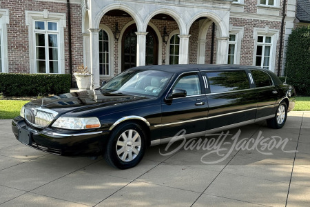 2004 LINCOLN TOWNCAR LIMOUSINE USED BY TRUMP