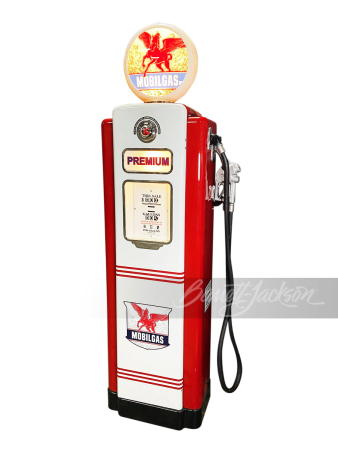 1940S-50S MOBILGAS WAYNE 70 GAS PUMP