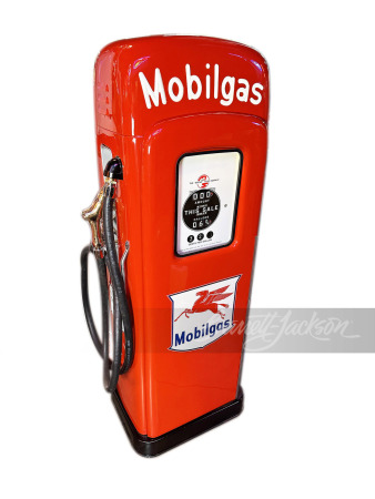 LATE 1940S MOBILGAS LIGHTED "SCRIPT TOP" GAS PUMP