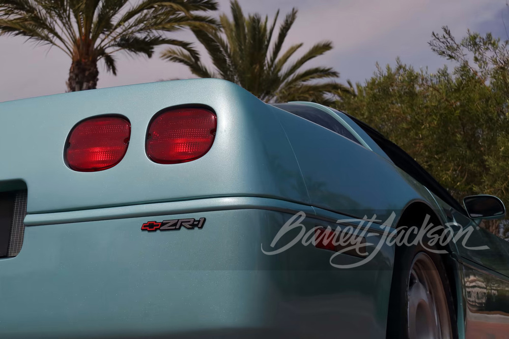 Lot 671.1 1992 CHEVROLET CORVETTE ZR1 'SNAKE SKINNER X