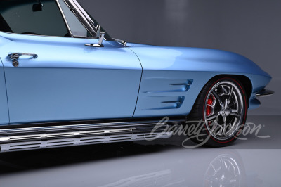 1963 CHEVROLET CORVETTE CUSTOM SPLIT-WINDOW COUPE - 34