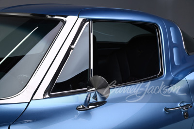 1963 CHEVROLET CORVETTE CUSTOM SPLIT-WINDOW COUPE - 52