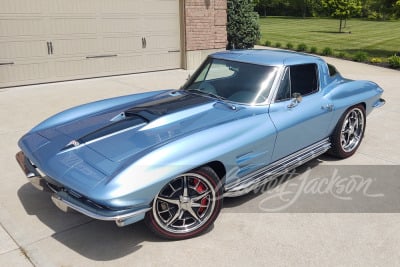 1963 CHEVROLET CORVETTE CUSTOM SPLIT-WINDOW COUPE - 56