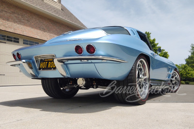 1963 CHEVROLET CORVETTE CUSTOM SPLIT-WINDOW COUPE - 62