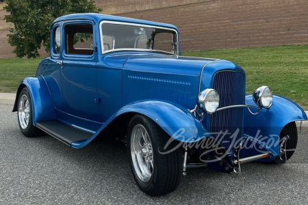 1932 FORD 5-WINDOW CUSTOM COUPE