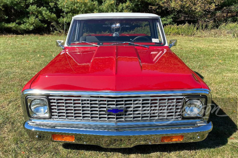 Lot 1072 1972 CHEVROLET C10 CHEYENNE SUPER CUSTOM PICKUP