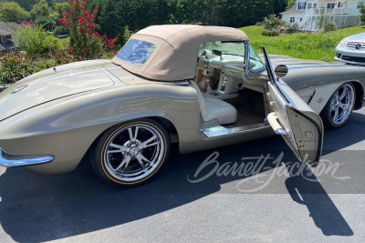 1961 CHEVROLET CORVETTE CUSTOM CONVERTIBLE - 14