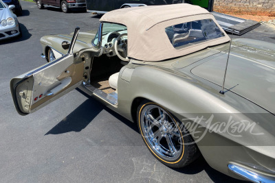 1961 CHEVROLET CORVETTE CUSTOM CONVERTIBLE - 15