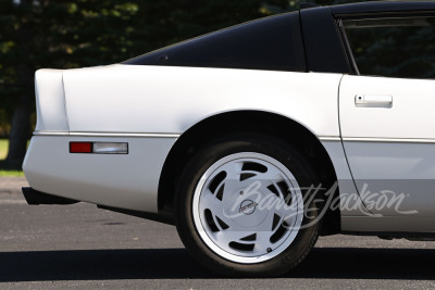 1988 CHEVROLET CORVETTE 35TH ANNIVERSARY EDITION - 30