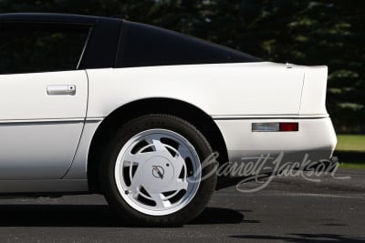 1988 CHEVROLET CORVETTE 35TH ANNIVERSARY EDITION - 31