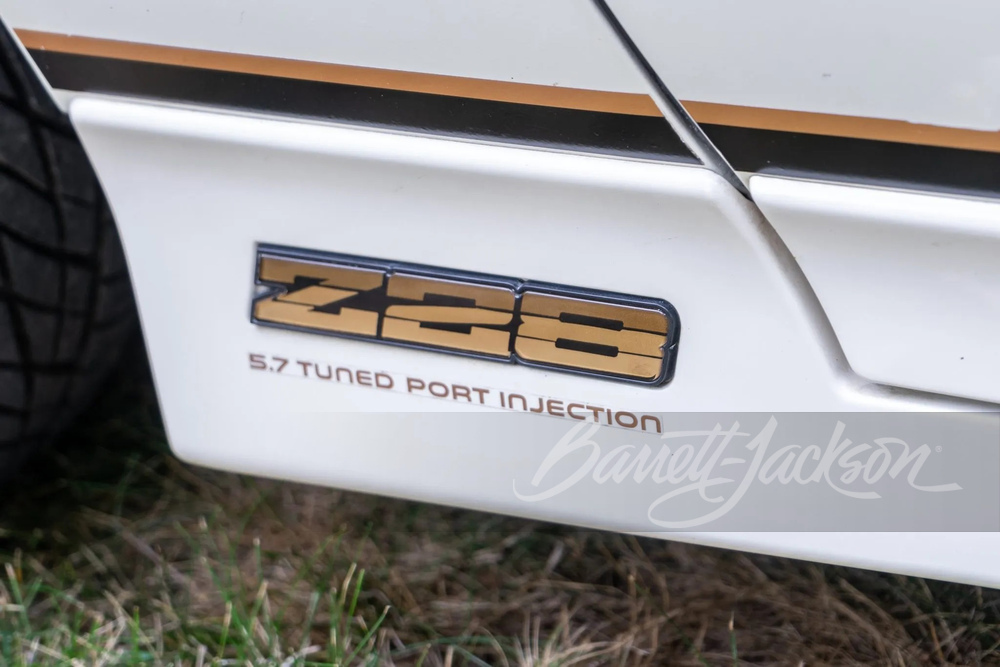 Lot 1548 1987 CHEVROLET CAMARO IROC-Z | Barrett-Jackson